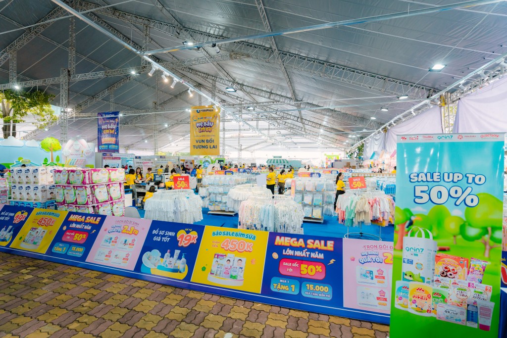 Mega Sale tại _Festival Mẹ và Em bé 2023_ mang đến nhiều chương trình ưu đãi để các bậc cha mẹ có cơ hội trải nghiệm các sản phẩm chất lượng