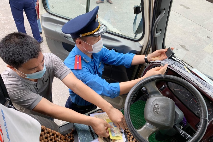 Hà Nội: Nghiêm cấm đưa xe bị thu hồi phù hiệu ra kinh doanh