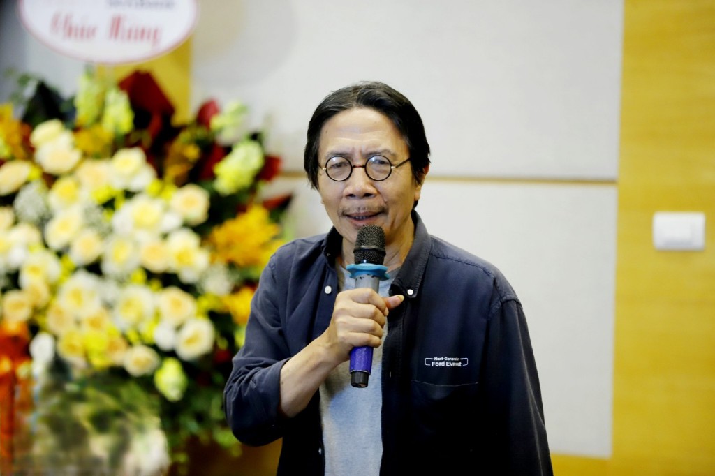 Nhà nghiên cứu Hà Nội Nguyễn Ngọc Tiến phát biểu ý kiến tại lễ trao giải