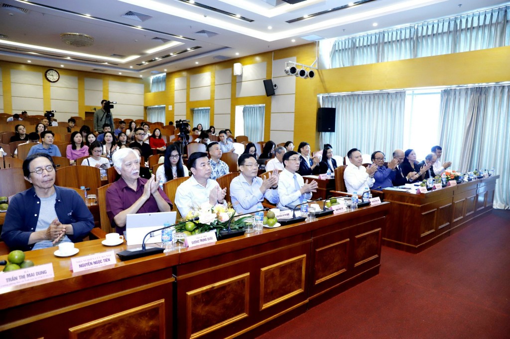 Các đại biểu tham dự buổi lễ trao giải Cuộc thi Ký ức Hà Nội lần II năm 2023