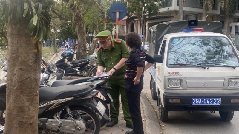 Ban Chỉ đạo 197 phường Trung Phụng: "Vượt nắng mưa" tuyên truyền xây dựng trật tự đô thị