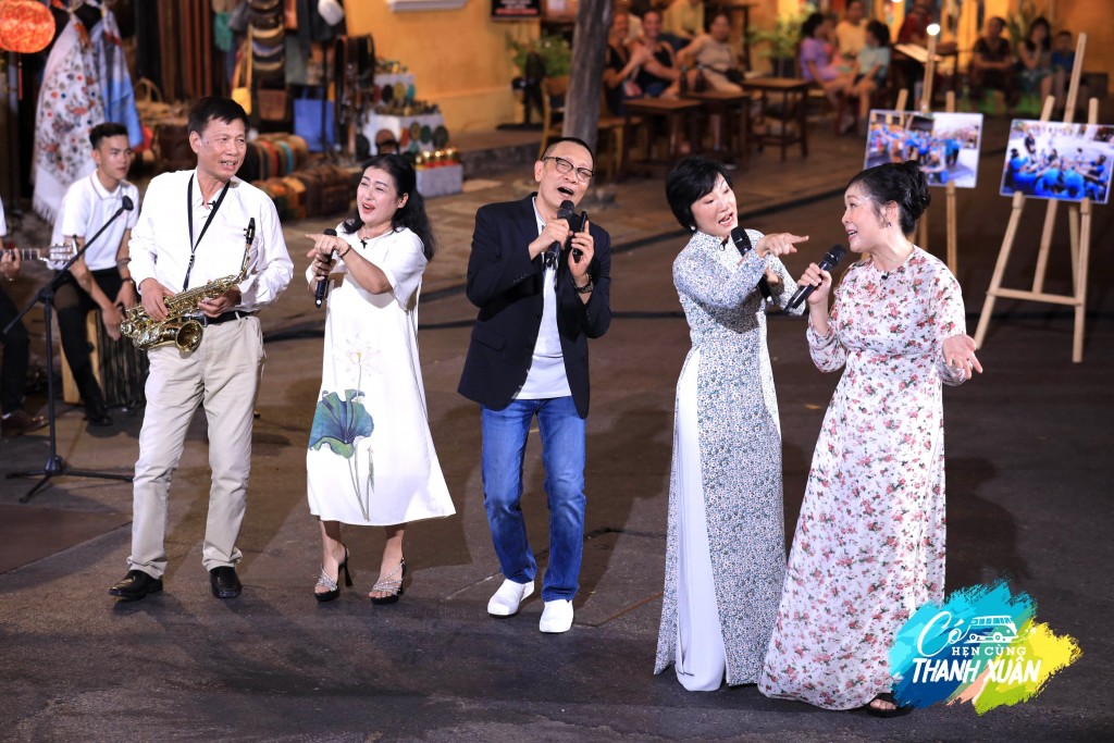 Phát sóng định kỳ lúc 21h15 chủ nhật hằng tuần trên sóng VTV3 từ 22/10, “Có Hẹn Cùng Thanh Xuân” hứa hẹn là chương trình truyền hình thực tế “ăn khách” với sự tham gia của dàn diễn viên, nhà báo gạo cội.