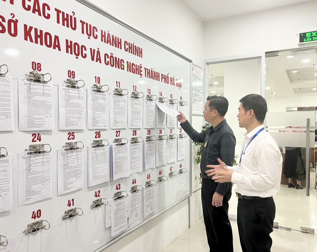 Đồng chí Nguyễn Sỹ Trường kiểm tra tại Sở Khoa học và Công nghệ TP Hà Nội