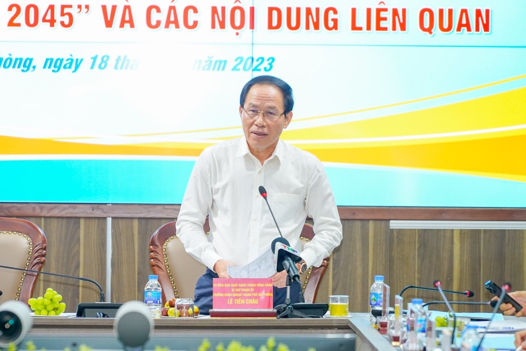 Đồng chí Bí thư Thành ủy Lê Tiến Châu phát biểu chỉ đạo.