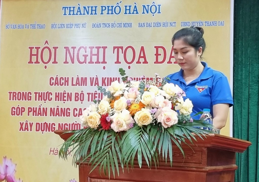 Đồng chí Nguyễn Thị Ngọc - Phó Bí thư Huyện đoàn Ứng Hòa phát biểu tại Hội nghị