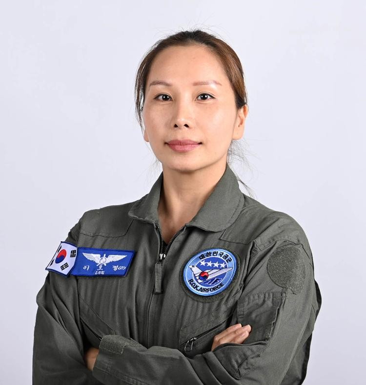 Lee Ho-jeong, được chọn làm phi công quốc gia của Hàn Quốc trong số 2.678 người đăng ký, sau nhiều vòng tuyển chọn gắt gao (Ảnh: Korea Times)
