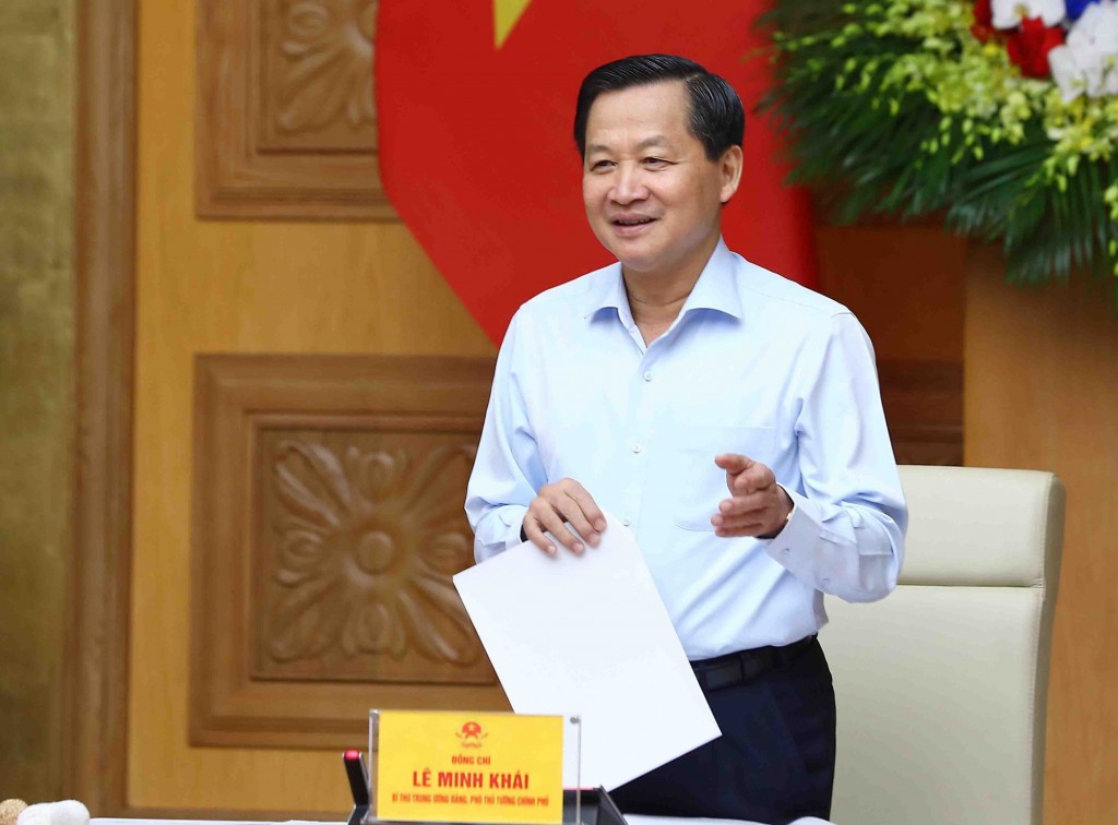 Phó Thủ tướng Lê Minh Khái yêu cầu Ủy ban Quản lý vốn nhà nước, Tập đoàn Dầu khí Việt Nam nghiên cứu, tiếp thu các ý kiến xác đáng tại cuộc họp đề hoàn thiện Đề án tái cơ cấu Công ty Đóng tàu Dung Quất. Ảnh: VGP
