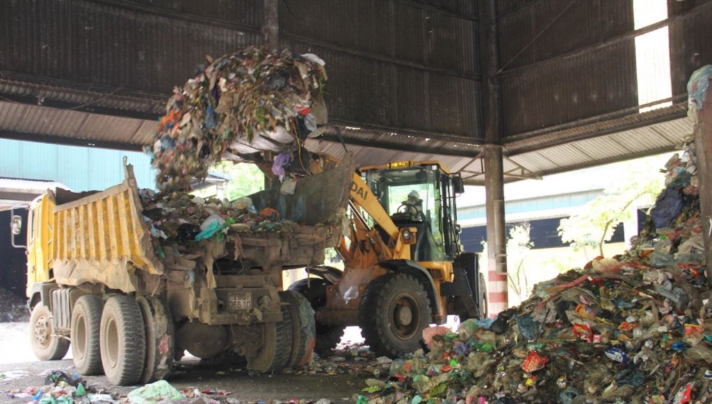 Thu gom, xử lý rác thải rắn sinh hoạt tại Nhà máy xử lý rác thải rắn Thành phố
