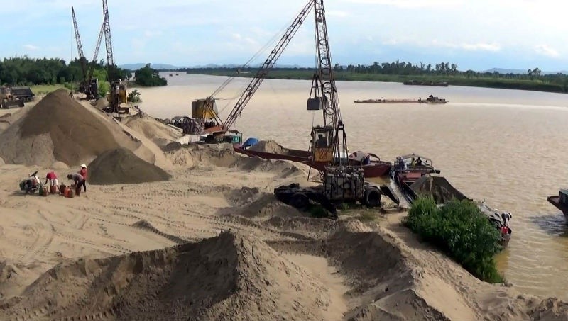 UBND tỉnh Quảng Nam chỉ đạo các sở, ban, ngành tăng cường công tác quản lý khai thác cát, sỏi lòng sông trên địa bàn tỉnh (Ảnh: Nguồn quangnam.gov.vn)