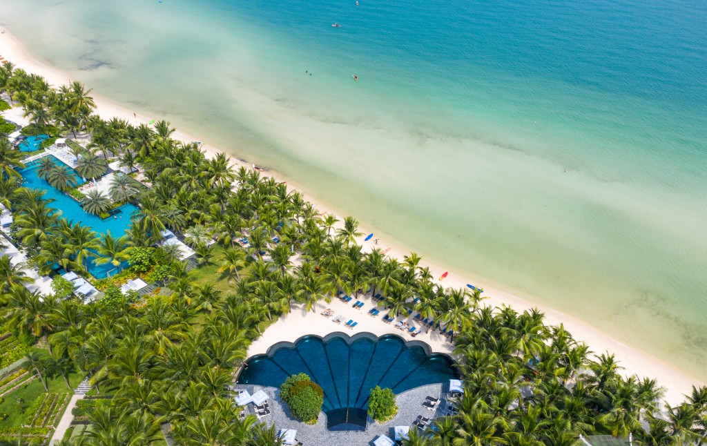 Khách Hàn thích Phú Quốc vì có nhiều resort và bãi biển sạch trong. Ảnh: JW Marriott Phu Quoc Emerald Bay Resort