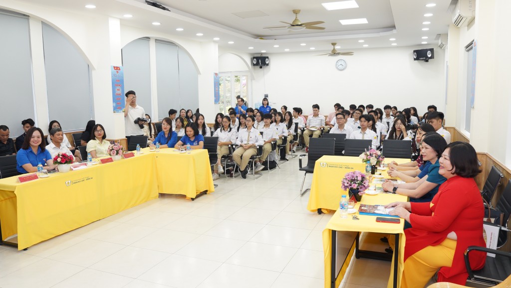 Diễn đàn thu hút đông đảo đoàn viên, thanh niên ưu tú trường THPT Phan Huy Chú (Đống Đa, Hà Nội)