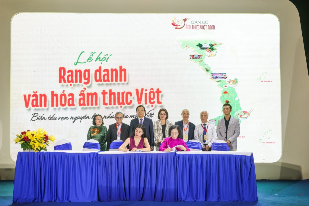 Nhãn hàng MAGGI, công ty Nestlé Việt Nam và Hiệp hội Du lịch TP.HCM ký kết Biên bản ghi nhớ hướng đến mục tiêu phát triển văn hóa ẩm thực Việt(1)