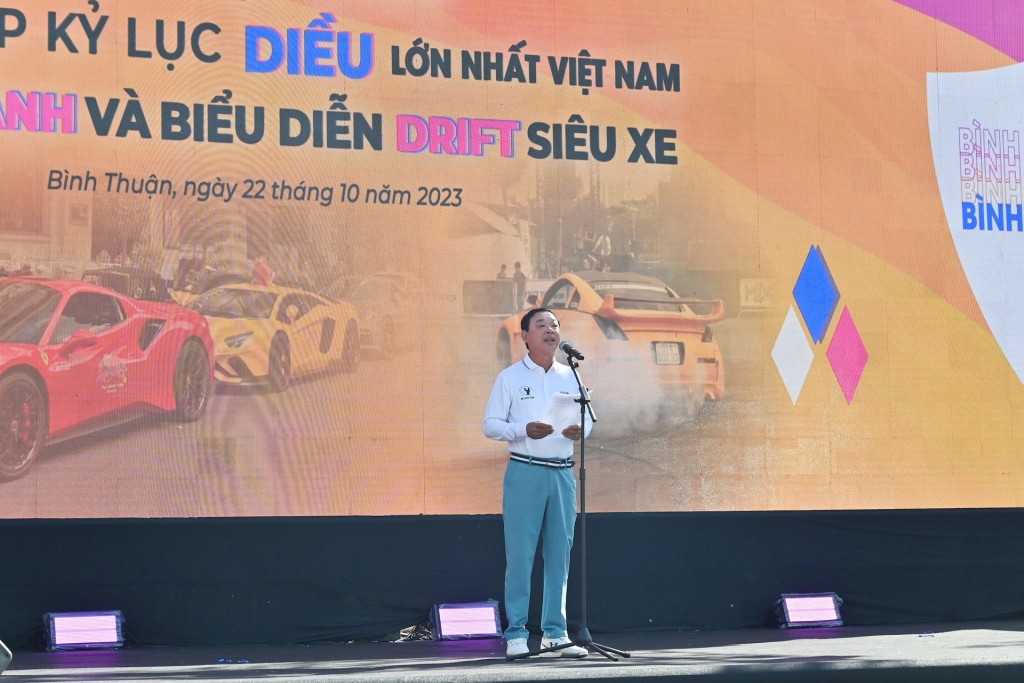 Giám đốc Sở Văn hóa, Thể thao và Du lịch Bùi Thế Nhân phát biểu khai mạc Giám đốc Sở Văn hóa, Thể thao và Du lịch Bùi Thế Nhân phát biểu khai mạc