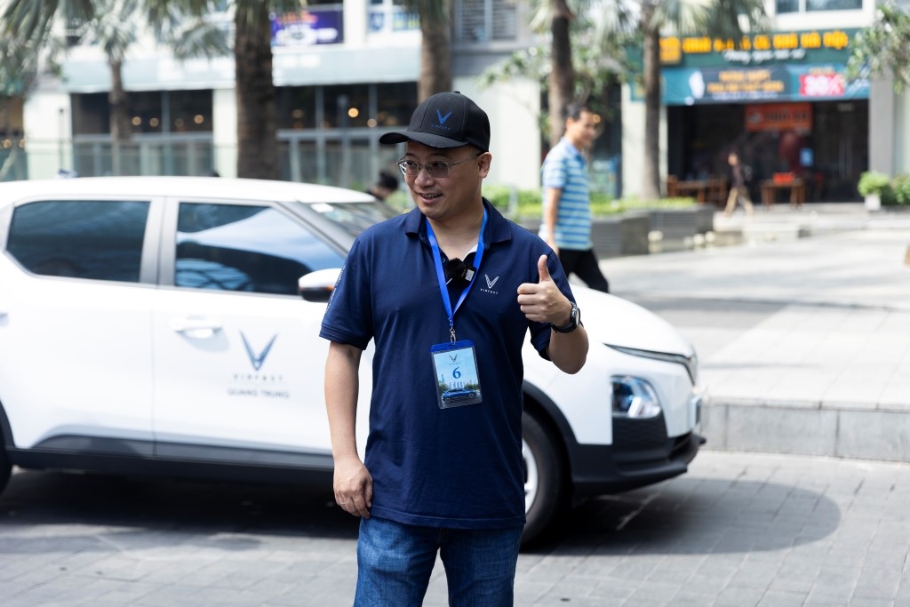 Tom Peng là một trong những khách hàng đã đặt cọc xe VF 6 theo chương trình “Người tiên phong” kéo dài từ 20/10 đến 30/10/2023