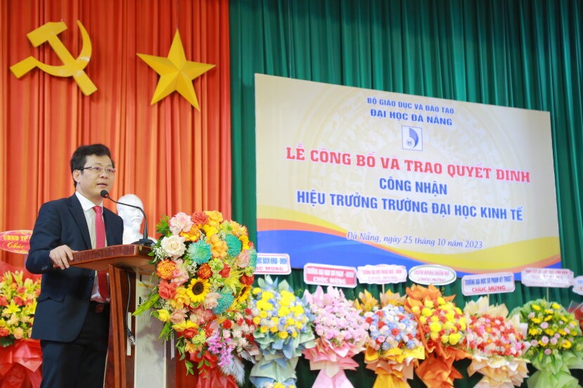PGS.TS Lê Văn Huy phát biểu tại buổi lễ (Ảnh: Út Vũ)