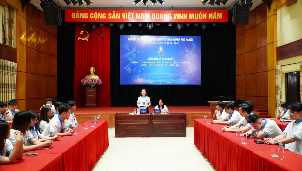 Diễn đàn “Phát triển phong trào sinh viên tình nguyện vì Thủ đô Văn hiến - Văn Minh - Hiện đại”  được các bạn trẻ quan tâm