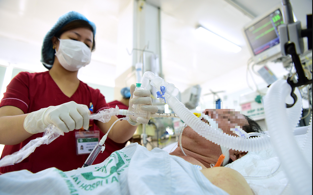 Điều dưỡng chăm sóc bệnh nhân hôn mê ở Khoa Hồi sức A9, Bệnh viện Bạch Mai.