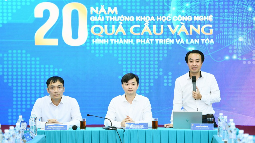 Các đồng chí chủ trì tọa đàm 