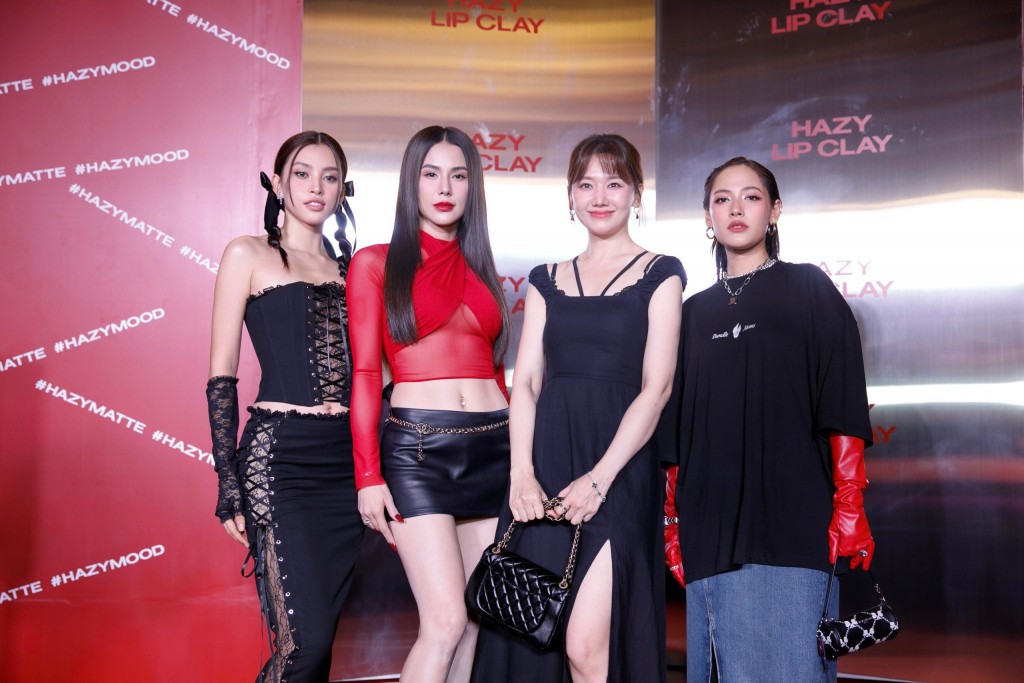 Hoa hậu Tiểu Vy, ca sĩ Diệp Lâm Anh, diễn viên Hari Won và Cara tại sự kiện  