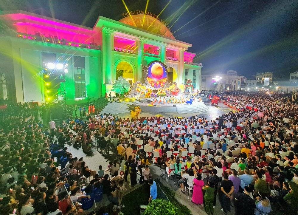 Lĩnh vực văn hoá, du lịch đang trở thành điểm mạnh của thị xã Sơn Tây