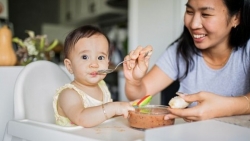Chế độ dinh dưỡng hợp lý khi cho trẻ ăn dặm