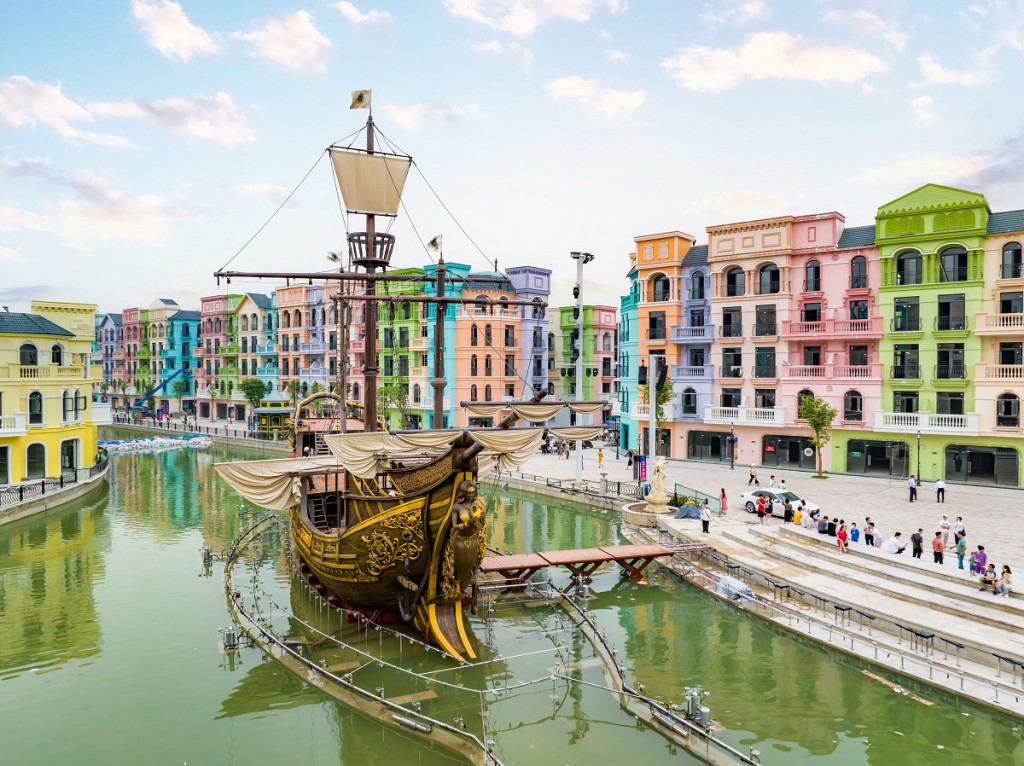 Mục sở thị “thương cảng” The Venice long lanh trước ngày khai trương Mega Grand World
