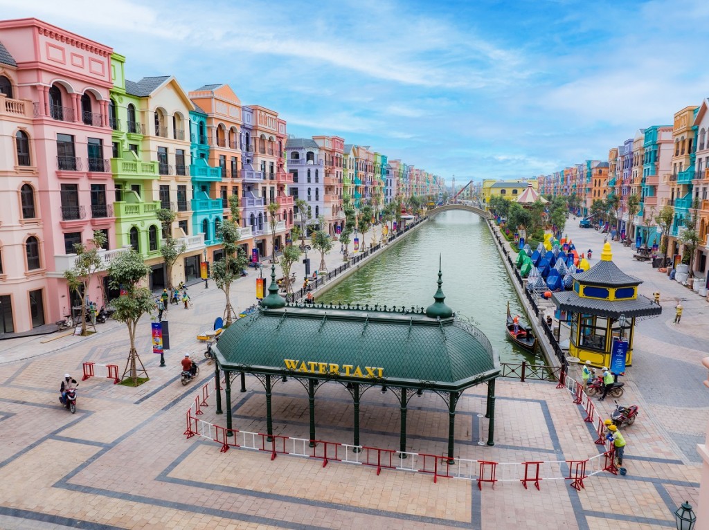 Bến thuyền The Venice đã hoàn tất, sẵn sàng đón những khách đầu tiên đi thuyền Gondola trên sông The Venice.