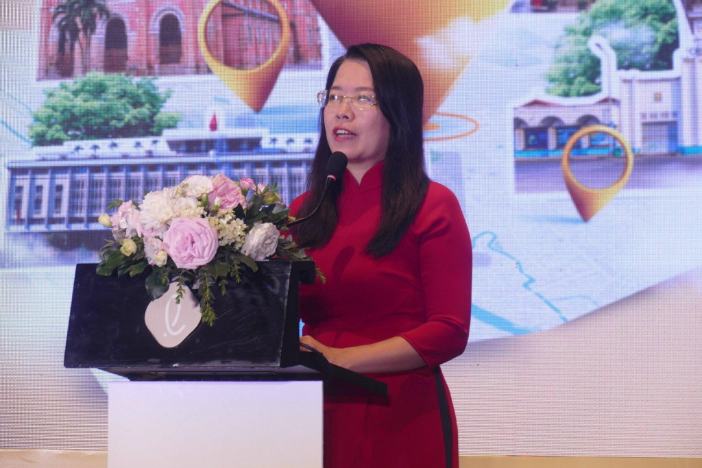 Bà Nguyễn Thị Ánh Hoa, Giám đốc Sở Du lịch TP Hồ Chí Minh phát biểu tại họp báo