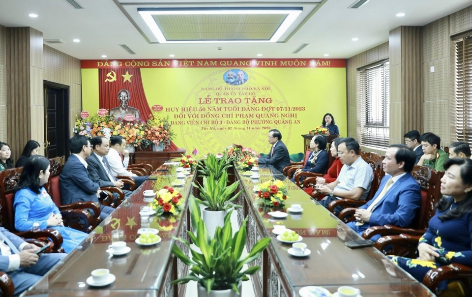 Quang cảnh buổi lễ.