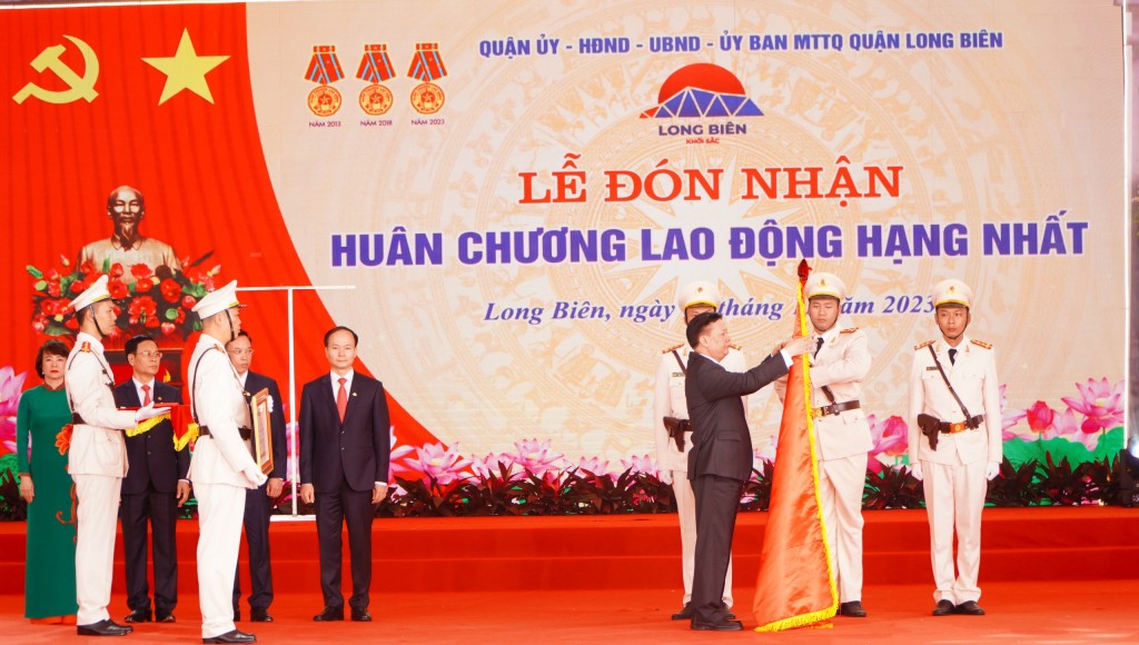 Long Biên - chặng đường 20 năm bừng sáng và phát triển