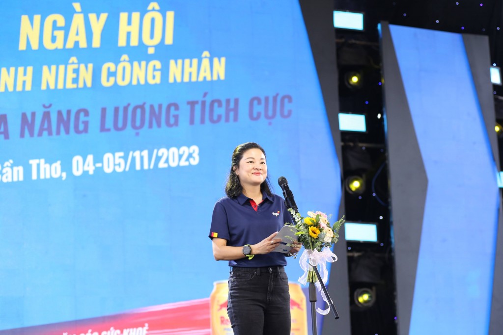 Bà Trần Nguyễn Nhật Uyên, Giám đốc Marketing công ty TCP Việt Nam