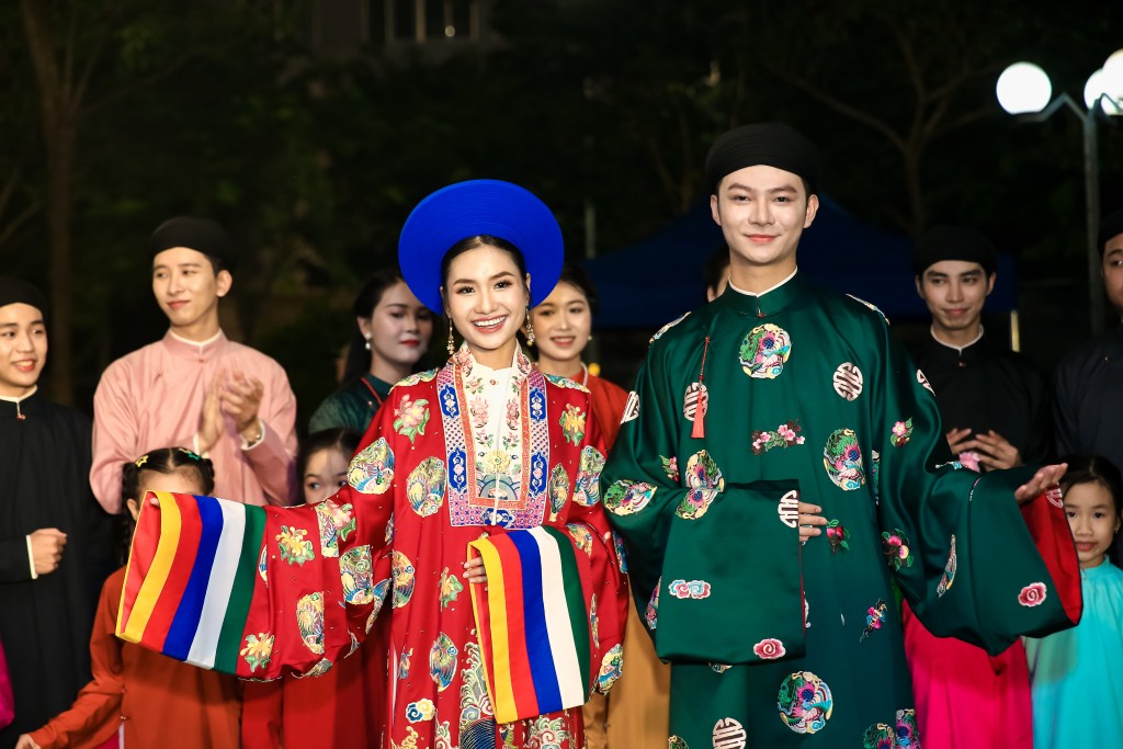 Hoa hậu Nguyễn Thanh Hà chia sẻ về màn catwalk đặc biệt