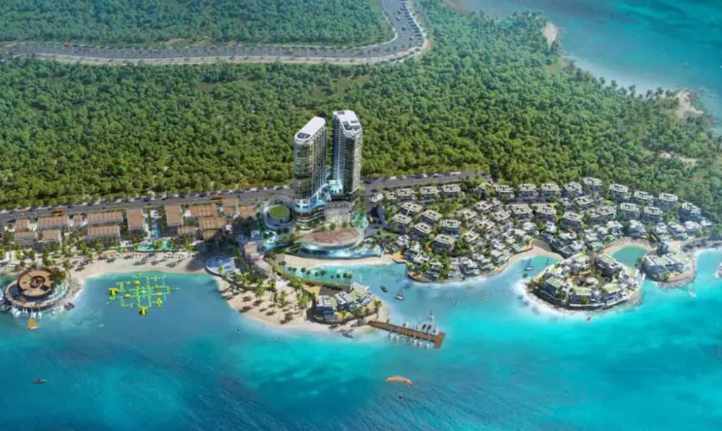 Nhìn từ trên cao Dự án Champarama Resort&Spa, khu C sát biển từ dự án Rusalka (cũ) đã đầu tư khá hoàn chỉnh, khu B còn cây xanh được cấp phép đầu tư ngày 16/4/2013 khi chưa có kế hoạch, quy hoạch sử dụng đất được phê duyệt