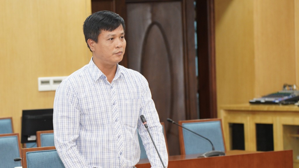 Đồng chí Hoàng Quốc Việt - Trưởng phòng Văn hoá - Văn nghệ, Ban Tuyên giáo Thành uỷ Hà Nội đóng góp ý kiến tại buổi làm việc