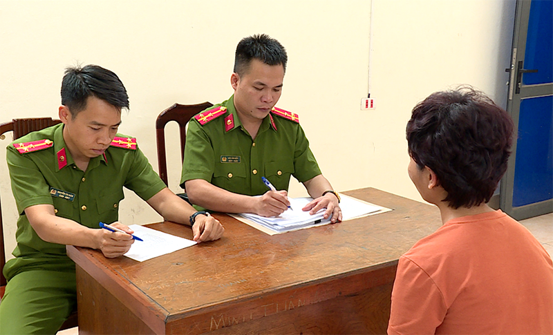 Công an TP Bắc Ninh lấy lời khai của đối tượng Cao Thị Trang