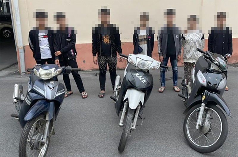 Cảnh sát bắt giữ nhóm thanh thiếu niên gây rối tại đường Trần Quốc Nghiễn