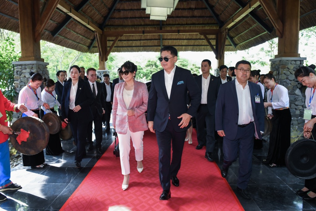 Đoàn Tổng thống Mông Cổ đến lưu trú tại Serena Resort Kim Bôi