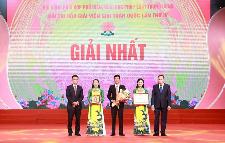 Trao giải Hội thi Hòa giải viên giỏi toàn quốc lần thứ IV