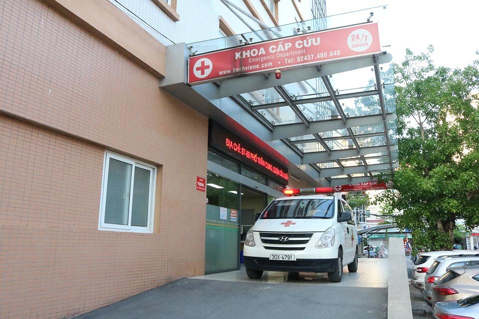 Bệnh viện E cấp cứu ngoại viện kịp thời cho ca bệnh nặng đầu tiên
