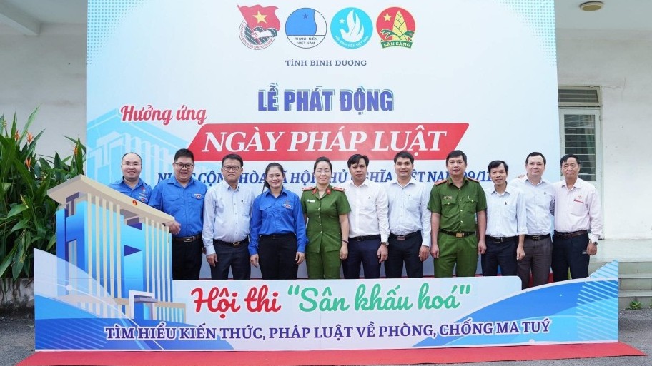 Sôi nổi hoạt động hưởng ứng ngày Pháp luật Việt Nam