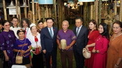 Chủ tịch Quốc hội dự Festival Bảo tồn và Phát triển làng nghề Việt Nam