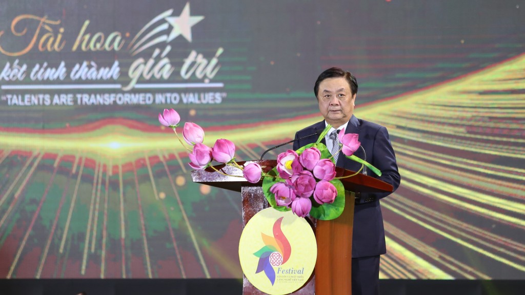 Bộ trưởng Bộ Nông nghiệp và Phát triển nông thôn Lê Minh Hoan phát biểu khai mạc Festival
