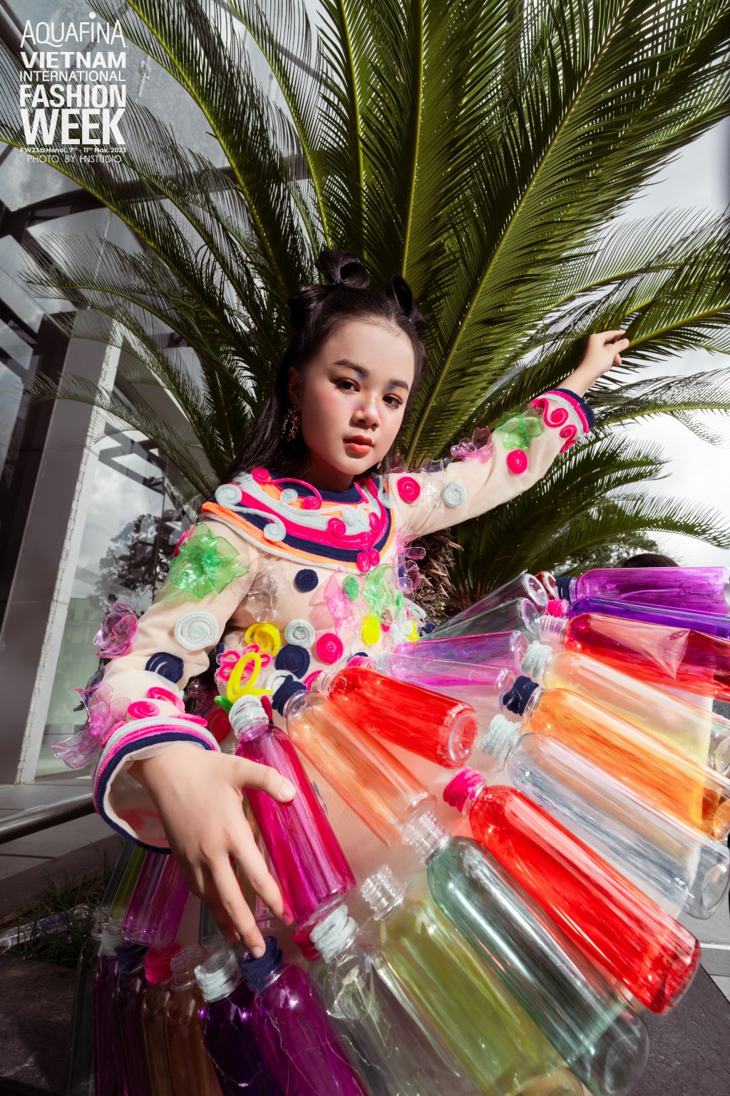Mẫu nhí Maika Ngọc Khánh ấn tượng với thời trang tái chế