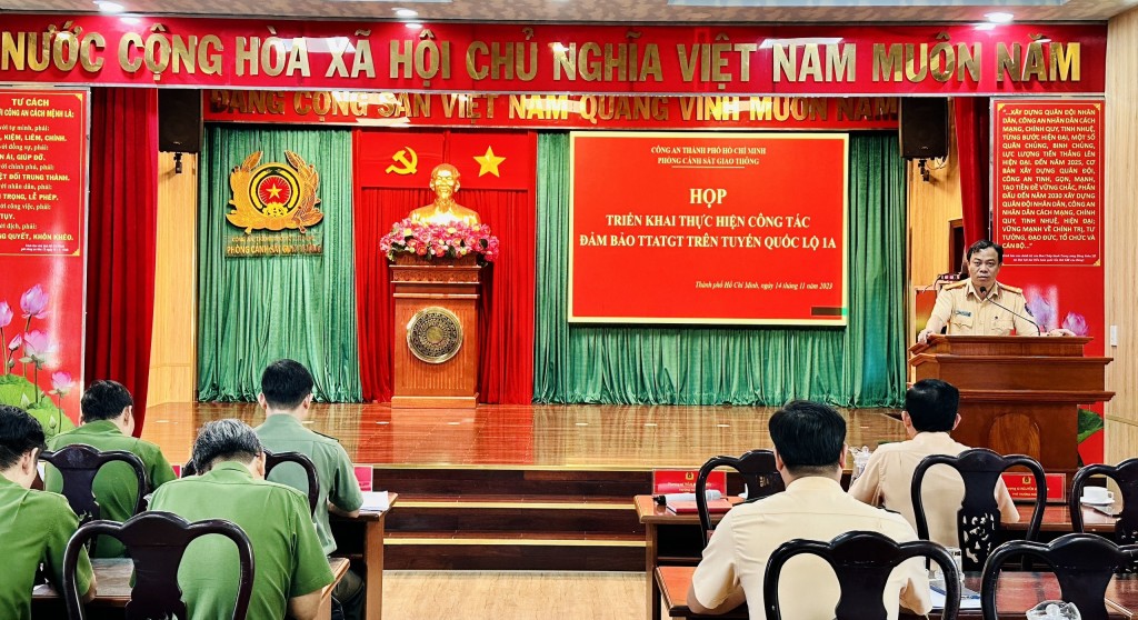 Phòng CSGT Công an TP Hồ Chí Minh họp triển khai kế hoạch tuần tra, kiểm soát, xử lý vi phạm trật tự, an toàn giao thông trên tuyến Quốc lộ 1A