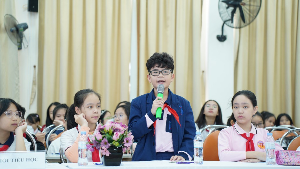 Em Lương Hiểu Minh (Lớp 4A, trường Tiểu học Trung Tự) mong muốn lãnh đạo Phòng Giáo dục và Đào tạo có những giải pháp, ý kiến về vấn đề tẩy chay bạn bè trong lớp