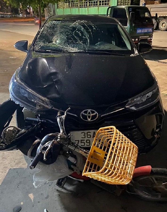 Hiện trường vụ TNGT trên tuyến đường Cán Cờ, khu phố 2, phường Long Anh, TP. Thanh Hóa, tỉnh Thanh Hóa khiến một người tử vong