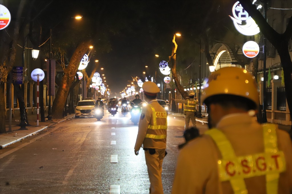Bài 4: Không có “vùng cấm”