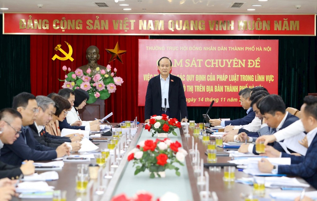 Chủ tịch HĐND thành phố Nguyễn Ngọc Tuấn phát biểu kết luận buổi làm việc.