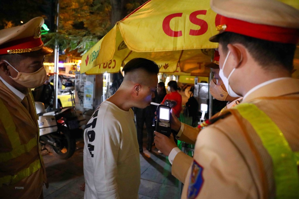 Bài 4: Không có “vùng cấm”