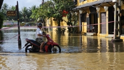 Miền Trung tiếp tục mưa lớn, nhiều đô thị ngập lụt